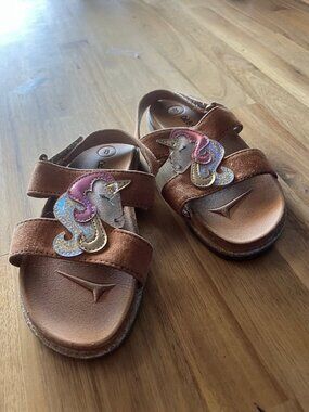 CAT & JACK GIRLS UNICORN SANDALS